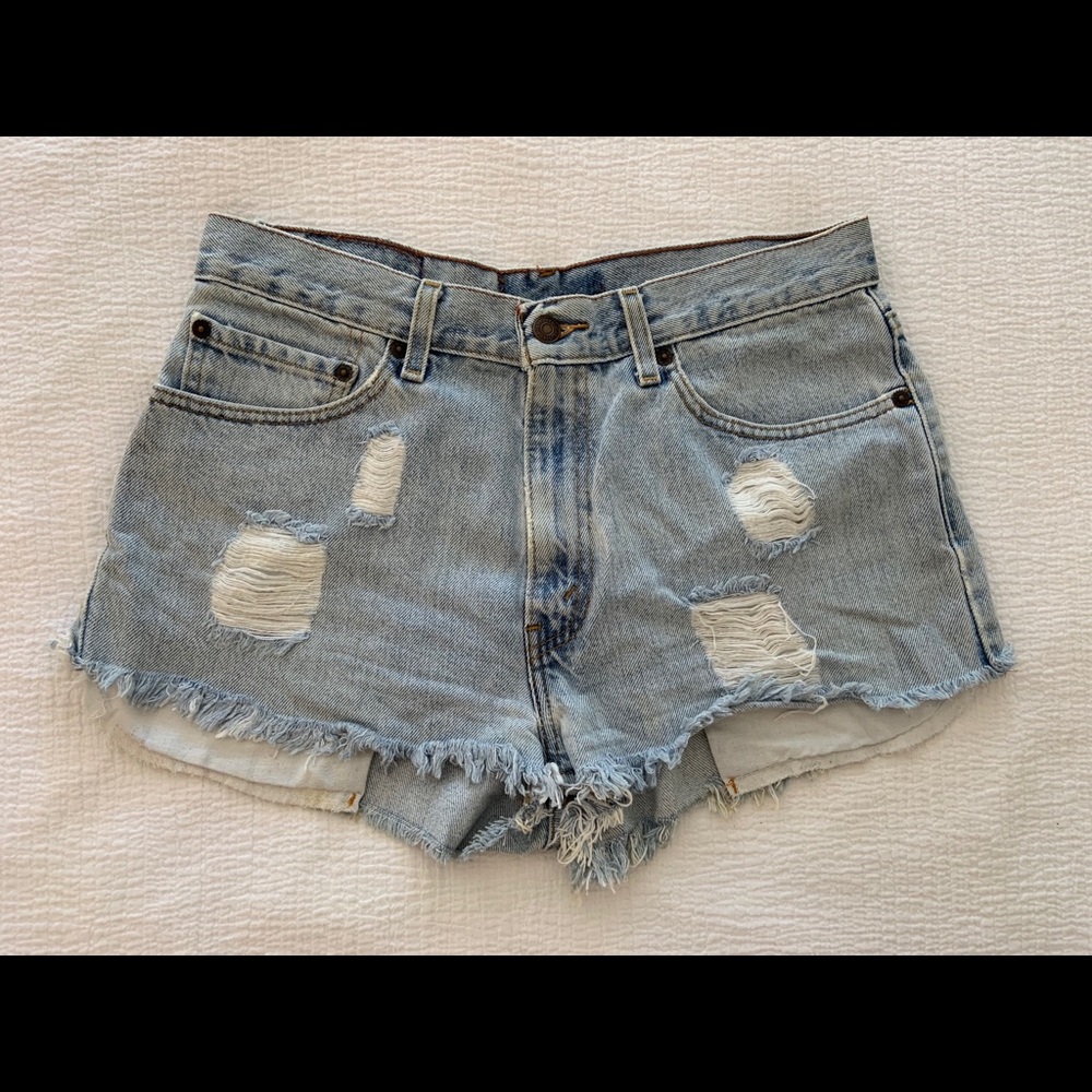 Levi’s Cut-Off Jean Shorts